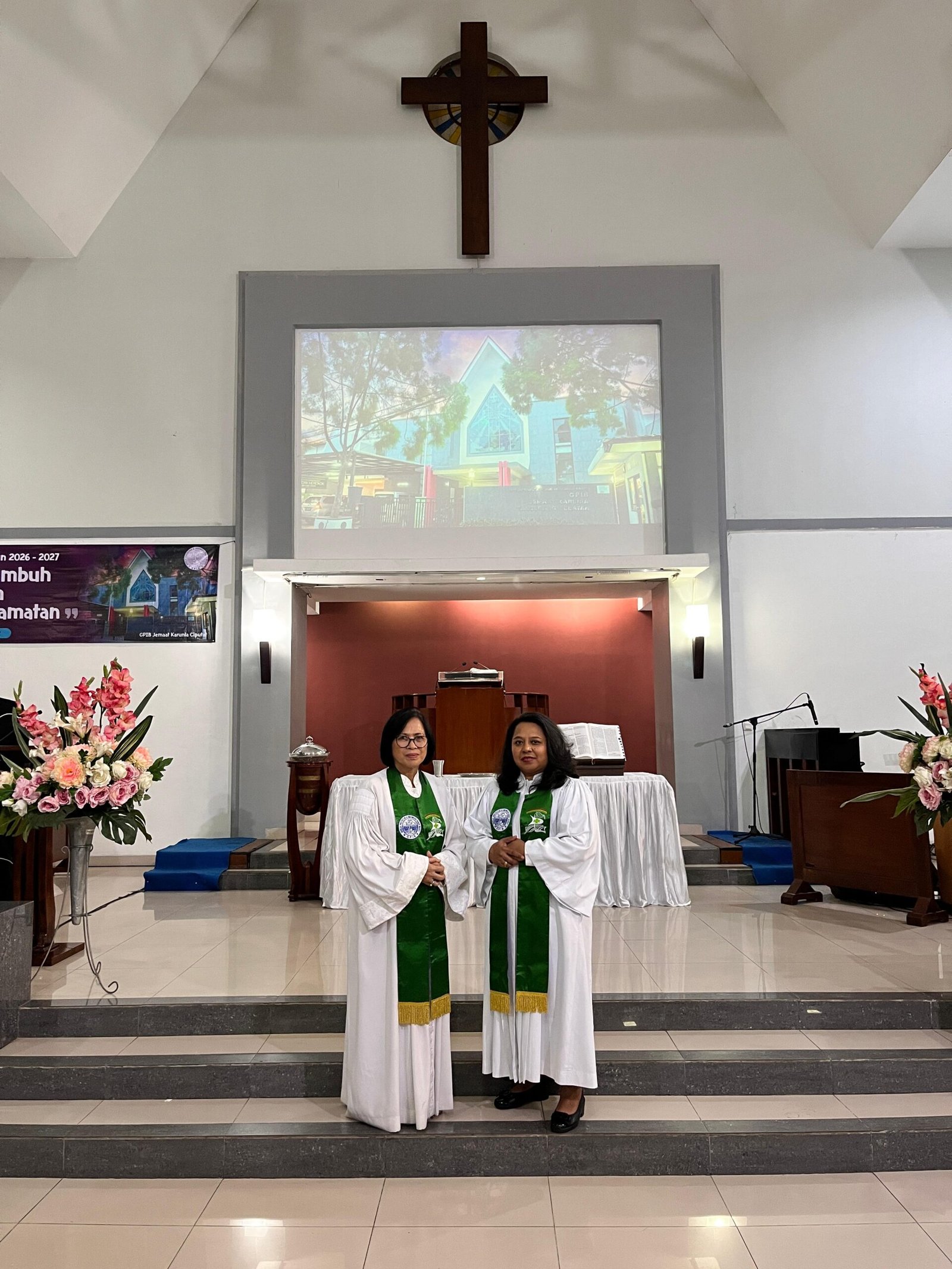 KMJ Pdt. Ellen Irma Polii Tamunu dan PJ Pdt. Malia Mariette Lenakoly